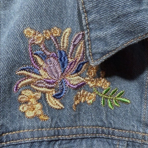Collections Etc Denim Jacket Floral Embroidered Blue Cotton Long Sleeve‎ Women L - Picture 6 of 9